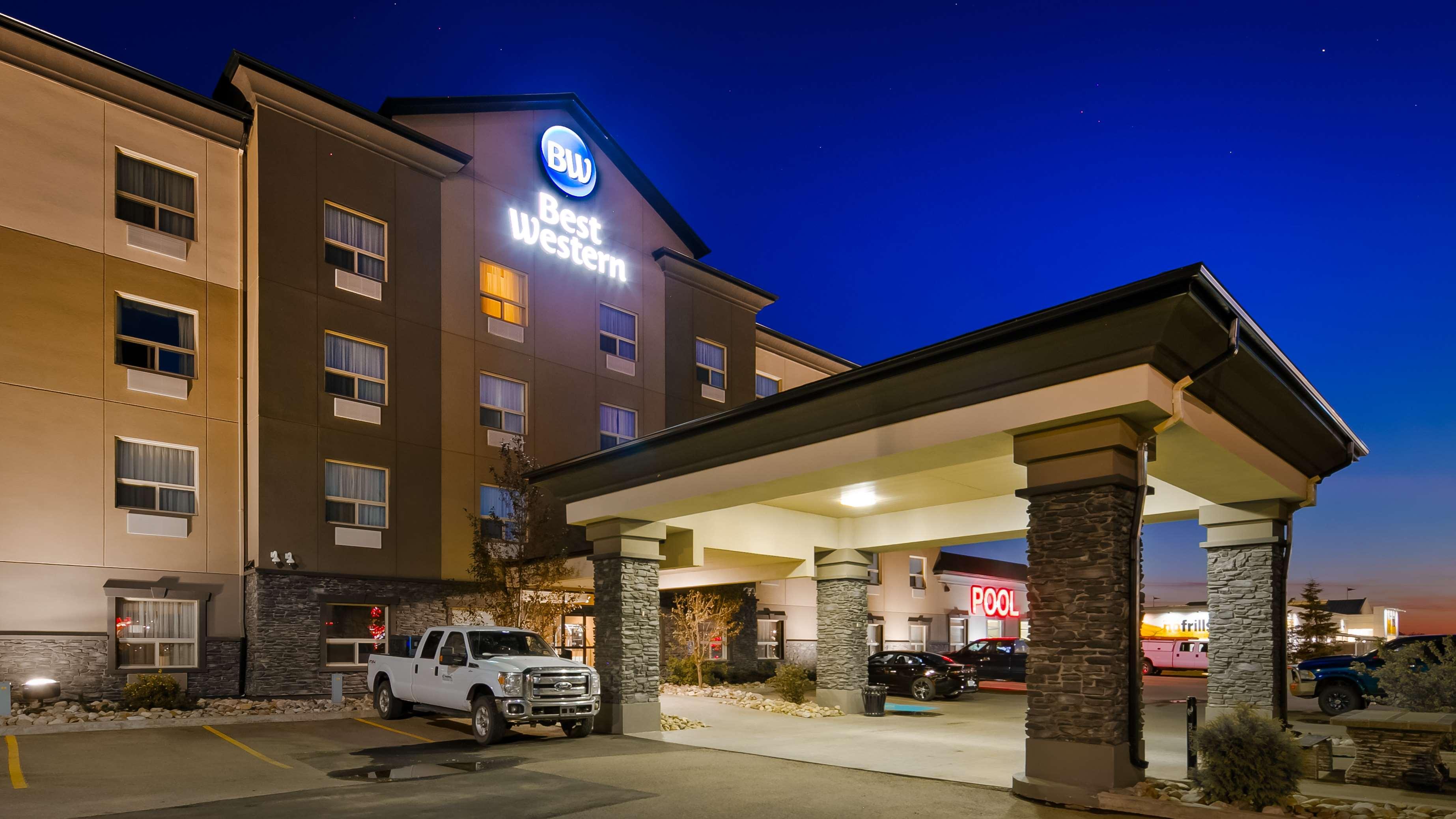 Best Western Wainwright Inn & Suites Екстериор снимка