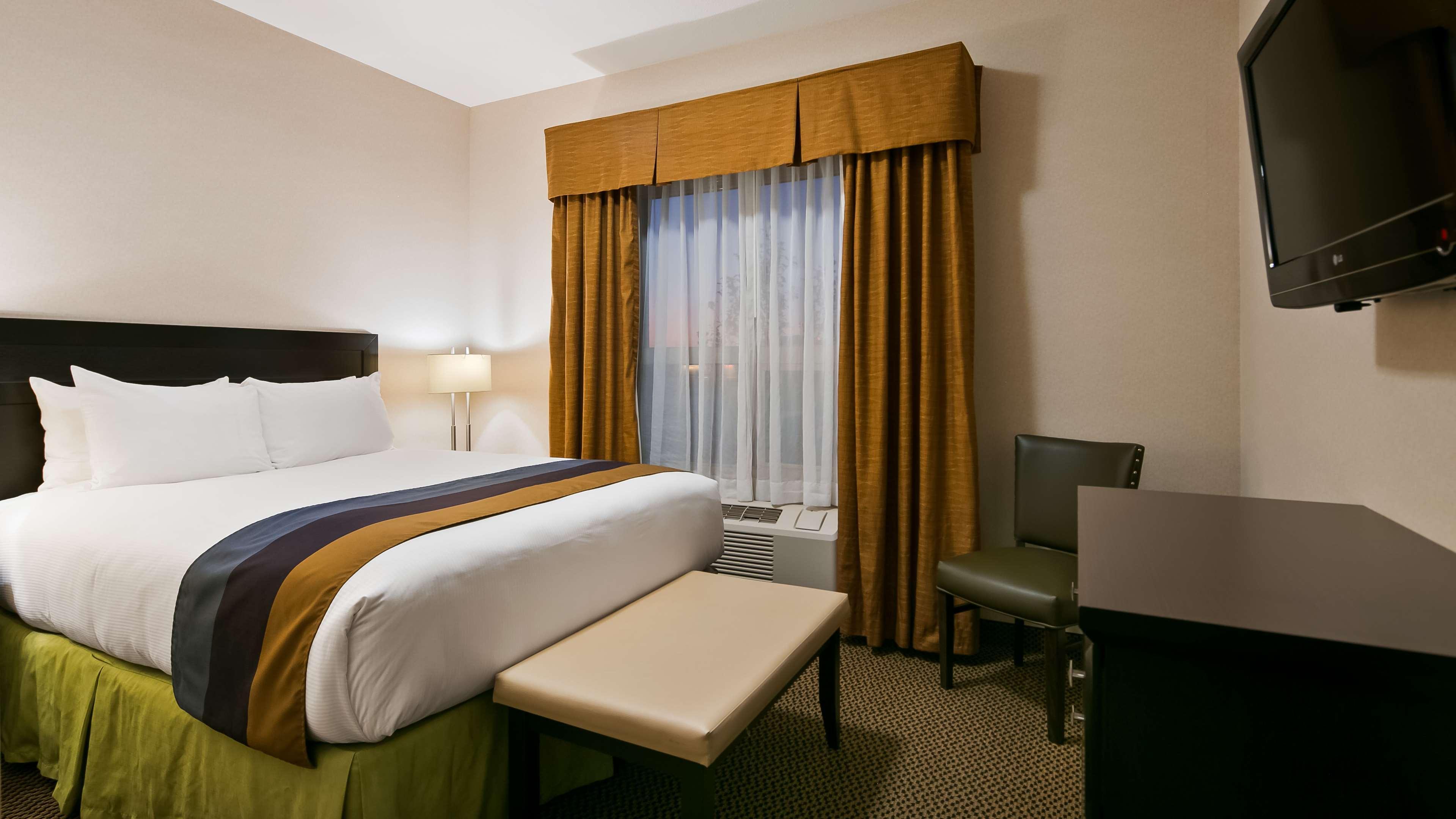 Best Western Wainwright Inn & Suites Екстериор снимка