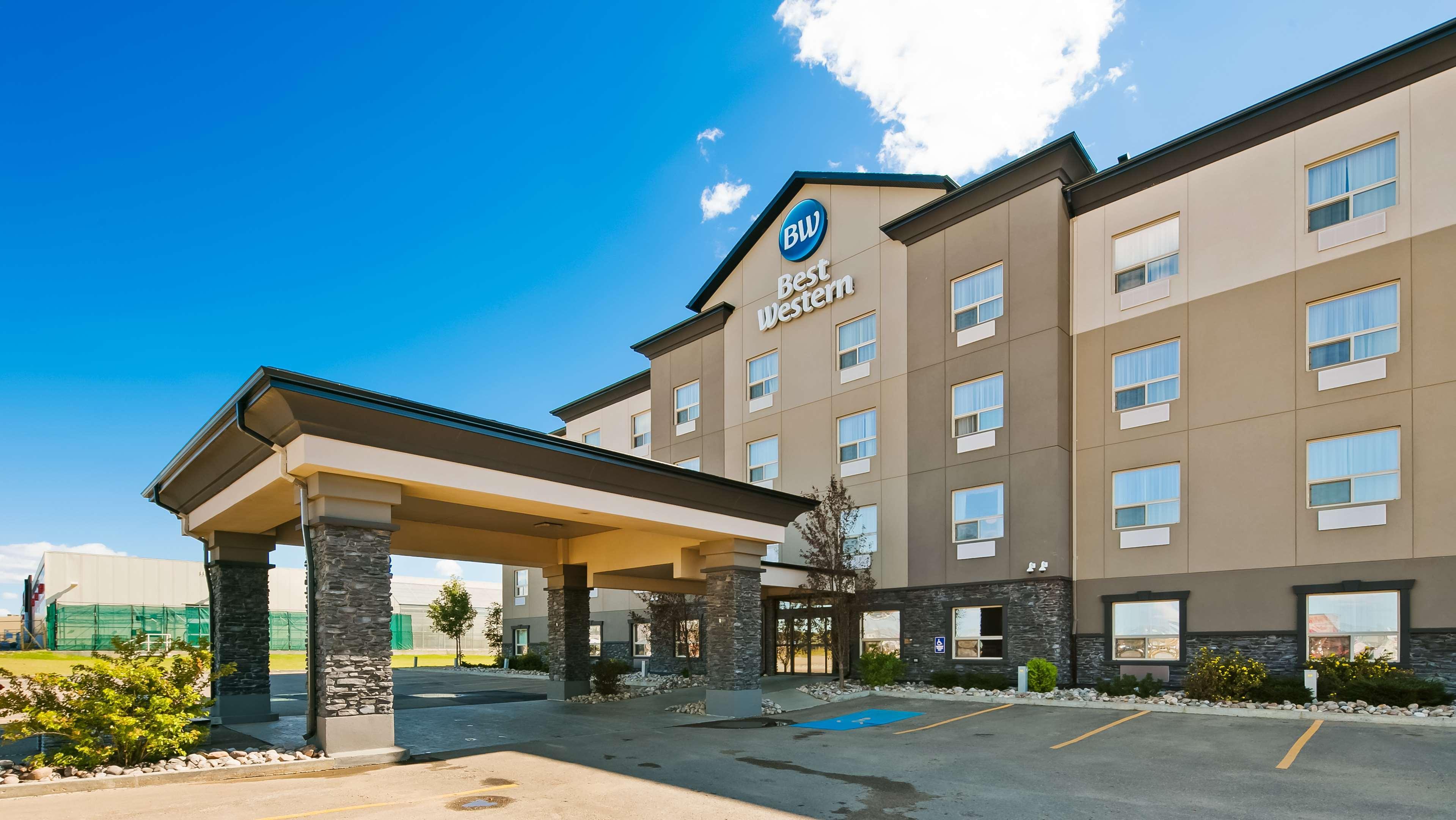 Best Western Wainwright Inn & Suites Екстериор снимка