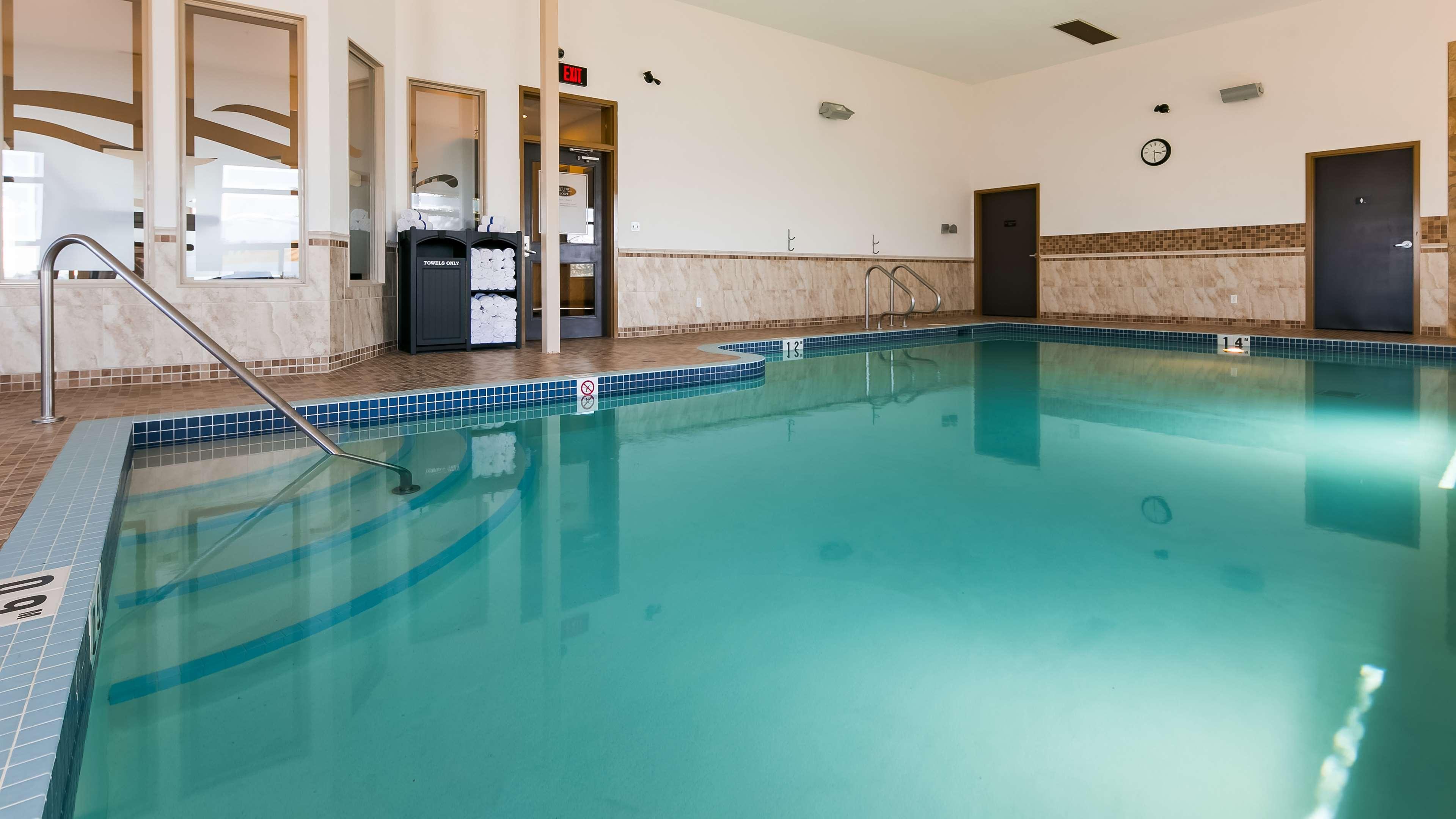 Best Western Wainwright Inn & Suites Екстериор снимка