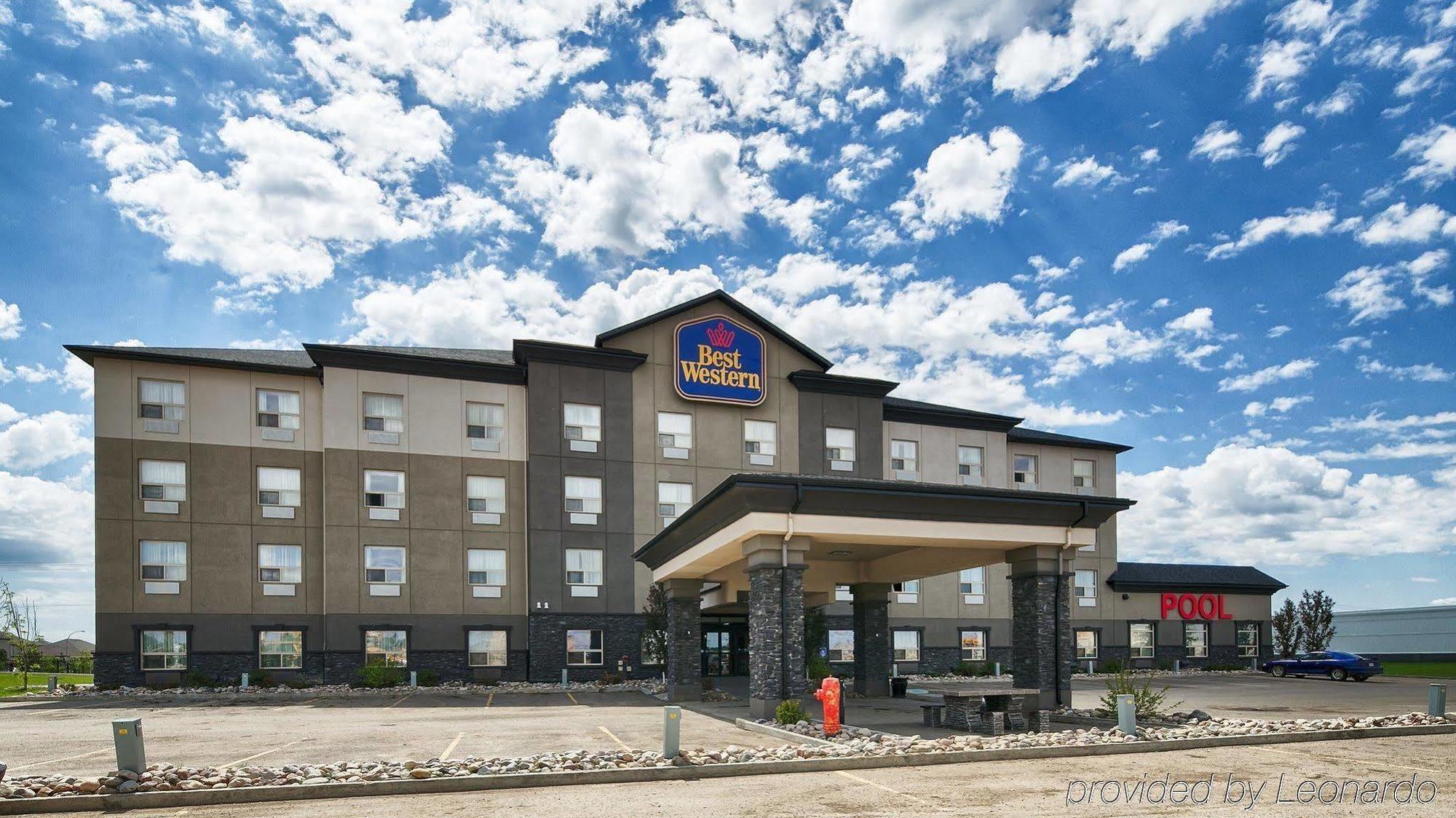 Best Western Wainwright Inn & Suites Екстериор снимка