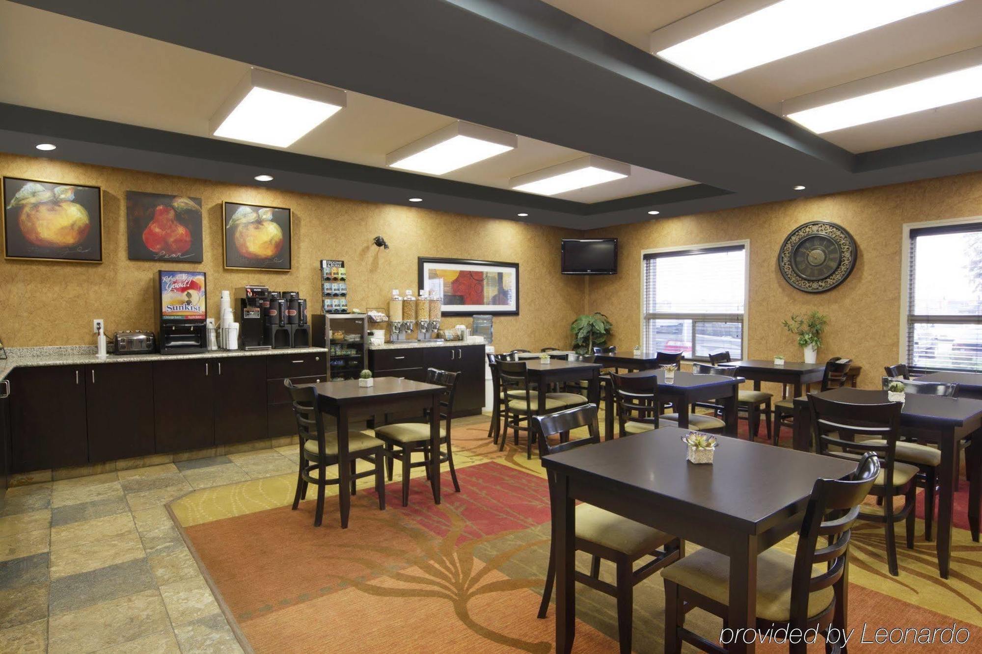 Best Western Wainwright Inn & Suites Екстериор снимка