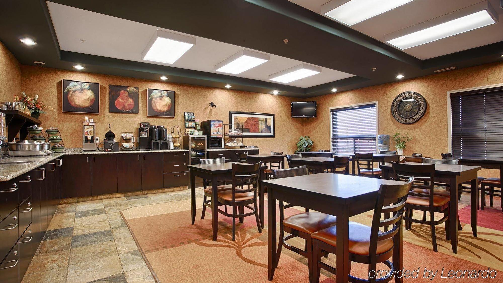 Best Western Wainwright Inn & Suites Екстериор снимка