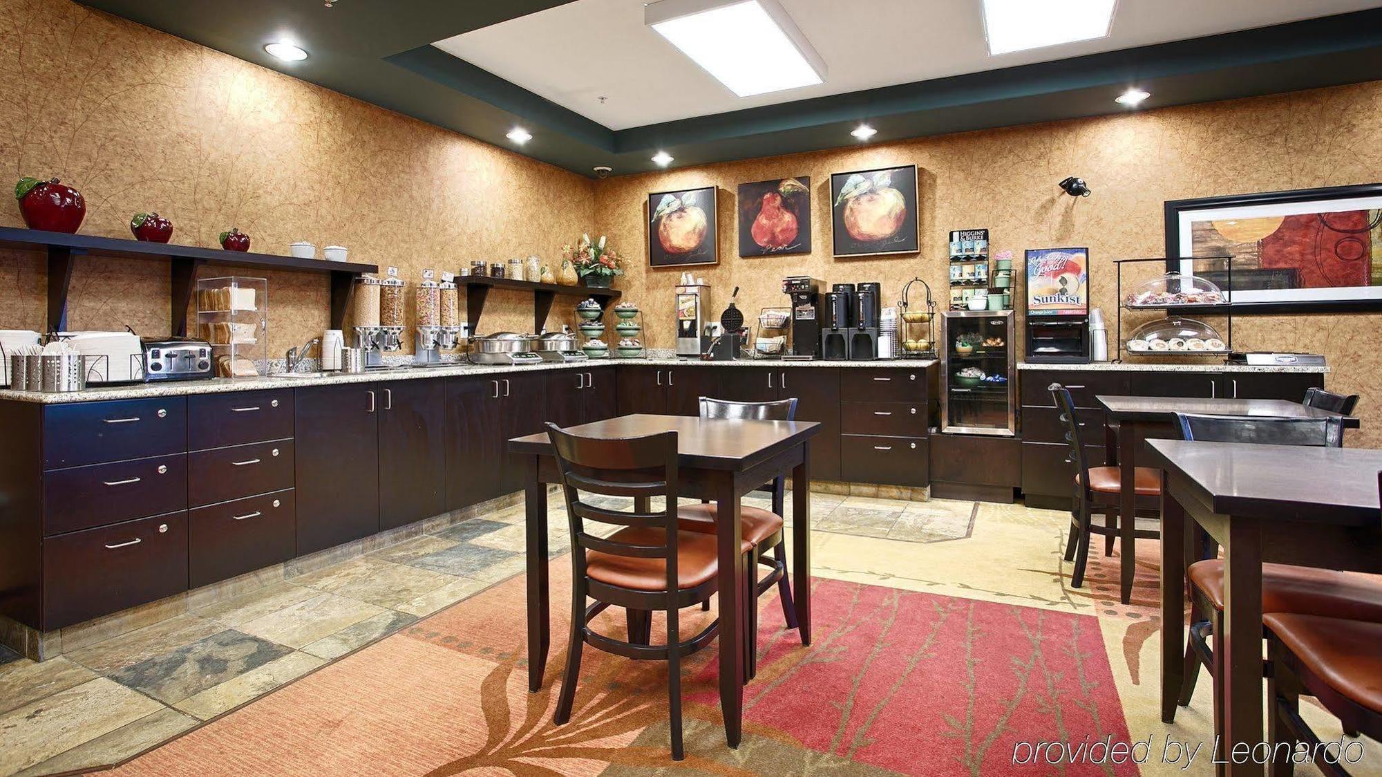 Best Western Wainwright Inn & Suites Екстериор снимка