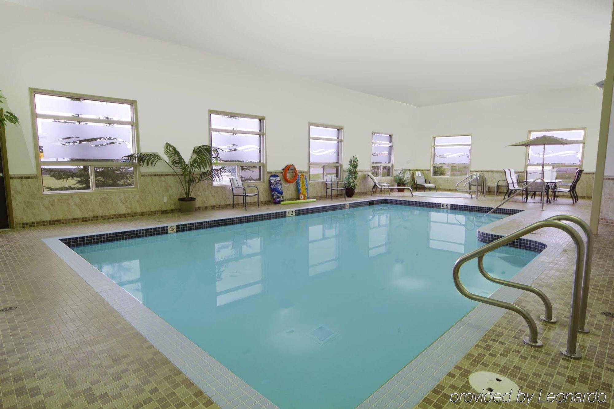 Best Western Wainwright Inn & Suites Екстериор снимка