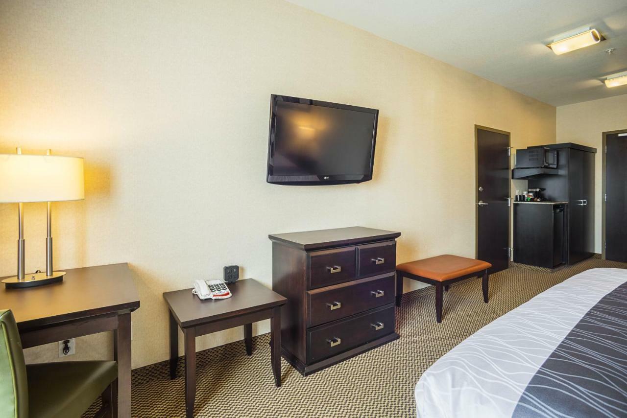 Best Western Wainwright Inn & Suites Екстериор снимка